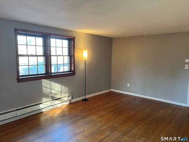 Building Photo - 40 Lanesville Rd