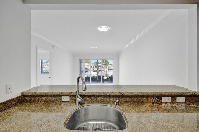 Building Photo - 2201 SE 9th St