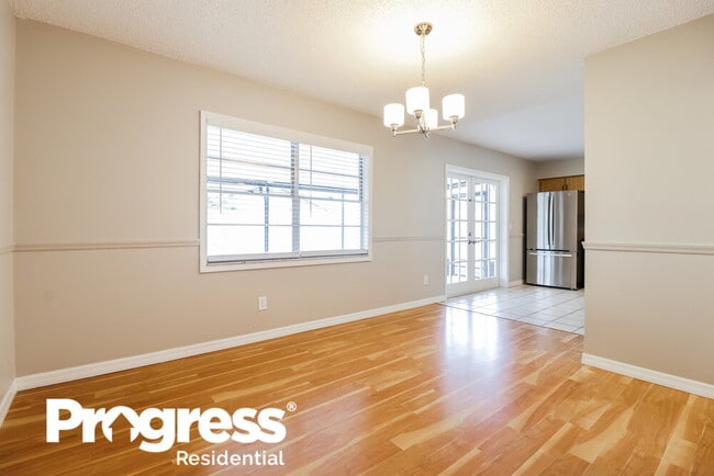 Building Photo - 2825 Cedaridge Dr