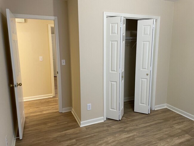 Building Photo - 618 Ridge Park Dr