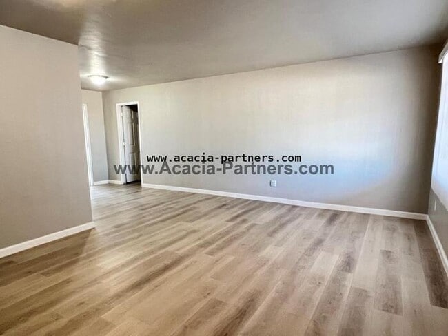 Building Photo - Four Bedroom Home in Silverbell Terrace