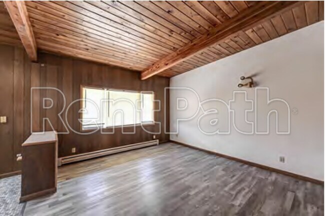 Building Photo - 500 Queen