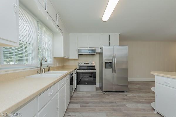 Building Photo - 206 Abbotts Ave