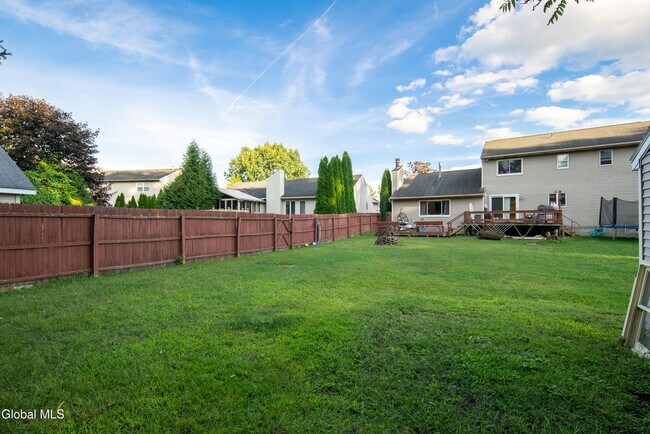 Building Photo - 31 Berkshire Dr