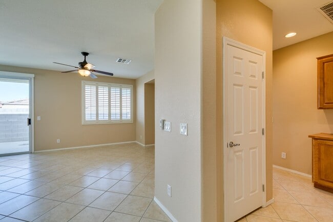 Building Photo - 6290 Majestic Hills Ave