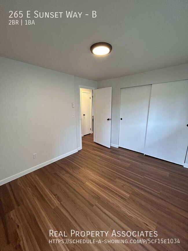 Building Photo - 265 E Sunset Way