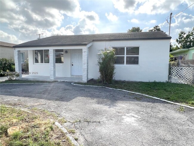 Building Photo - 31 SW 67th Ct