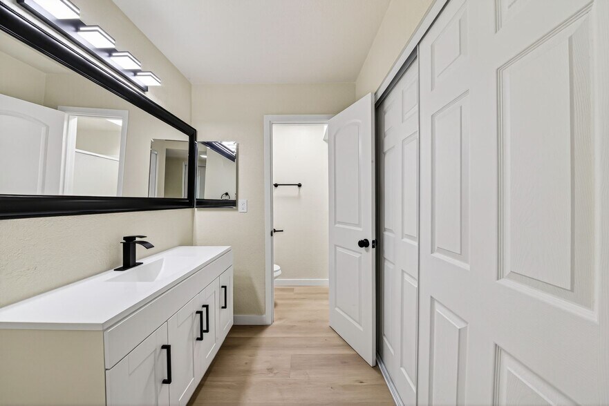 Building Photo - 1250 S Brookhurst St