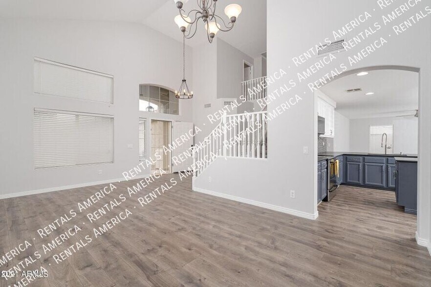 Building Photo - 6013 S Danielson Way