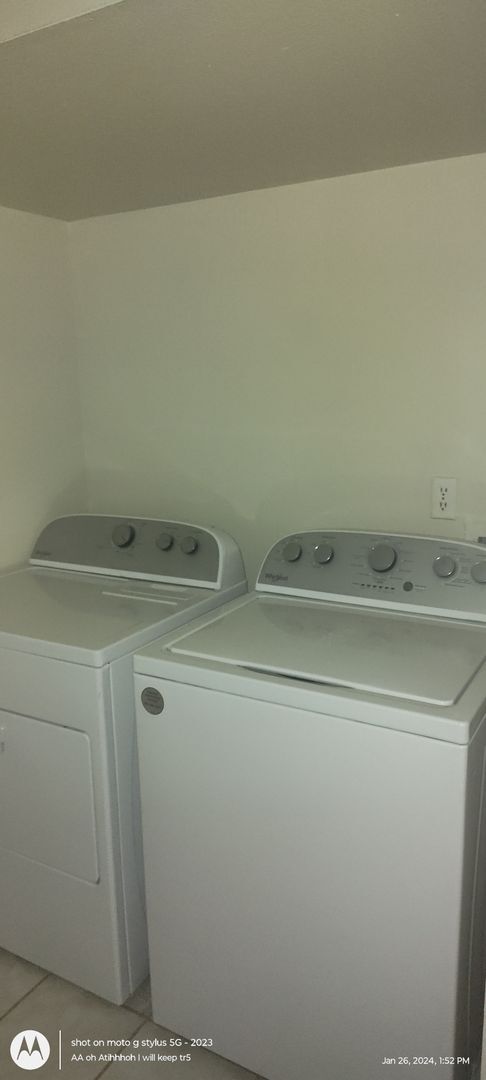 Building Photo - Beautiful 4 bed/ 2 bath/ 2 parking In Kaneohe