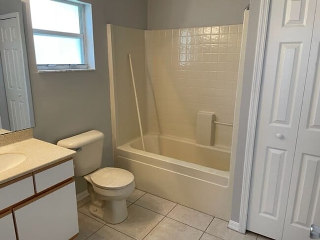 Building Photo - 2830 Ascot Ln