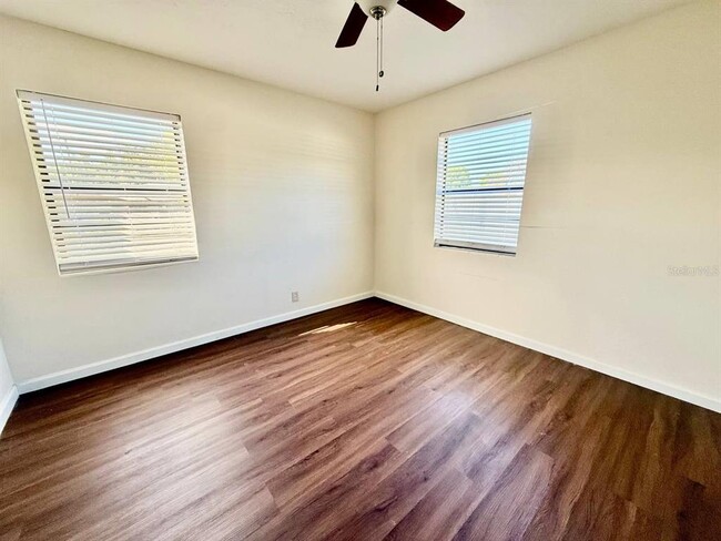 Building Photo - 4109 W Wallace Ave