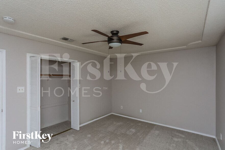 Building Photo - 408 Flagstone Dr