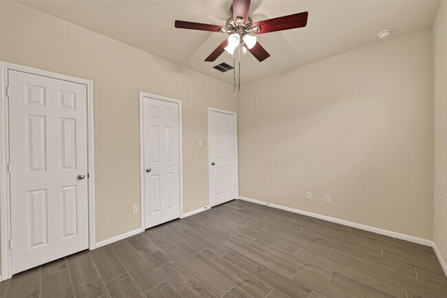Building Photo - 3327 Fairmont Hills Ln
