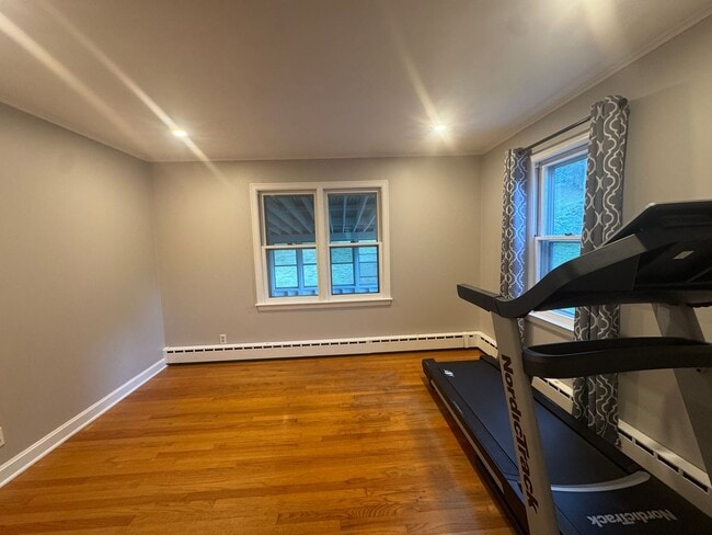 Building Photo - Beautiful Single Family Home in Quiet Neig...