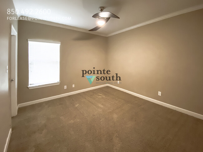 Building Photo - 9426 Sanibel Loop