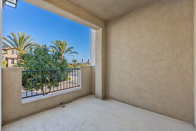 Building Photo - 4 bedroom - Pacific Ridge in Oceanside