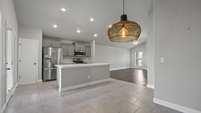 Building Photo - "Charming Bentonville Home: 3 Beds, 2 Bath...