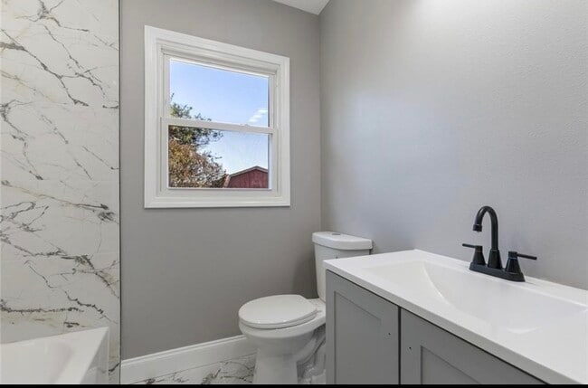 Building Photo - 3240 Hero Dr