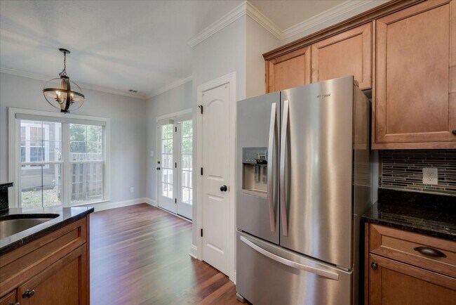 Building Photo - 4122 Chastain Dr