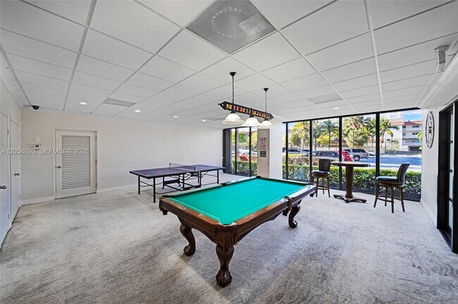 Building Photo - 2049 S Ocean Dr
