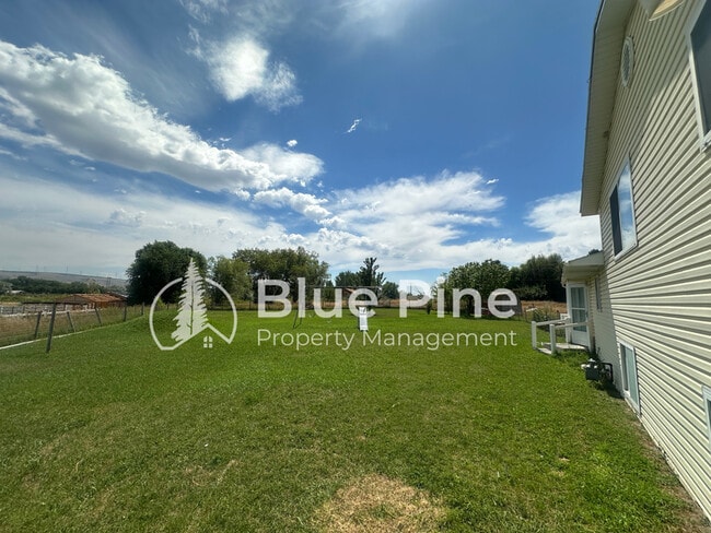 Building Photo - 1077 E 1300 N
