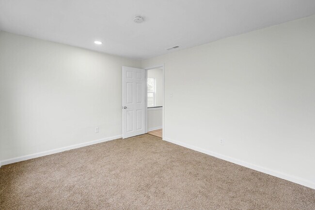 Building Photo - 1748 Bigelow St