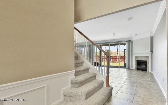 Building Photo - 11225 Castlemain Cir E