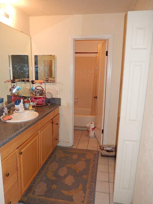 Building Photo - 5800 Doonesbury Ct