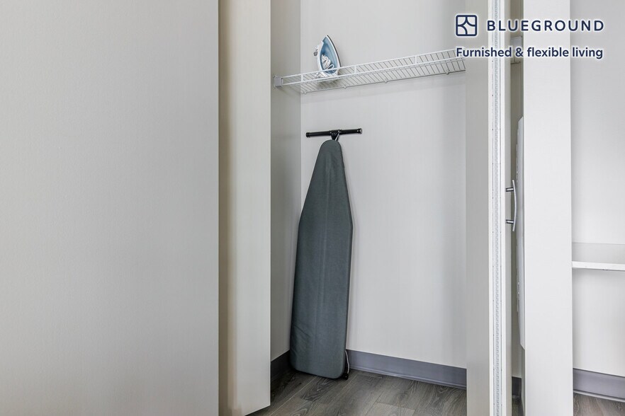 Building Photo - 180 N Ada St