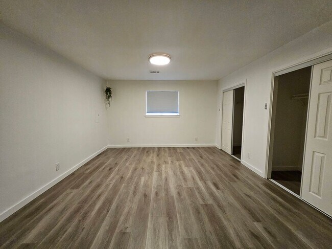 Building Photo - 1515 Desert Quail Ln