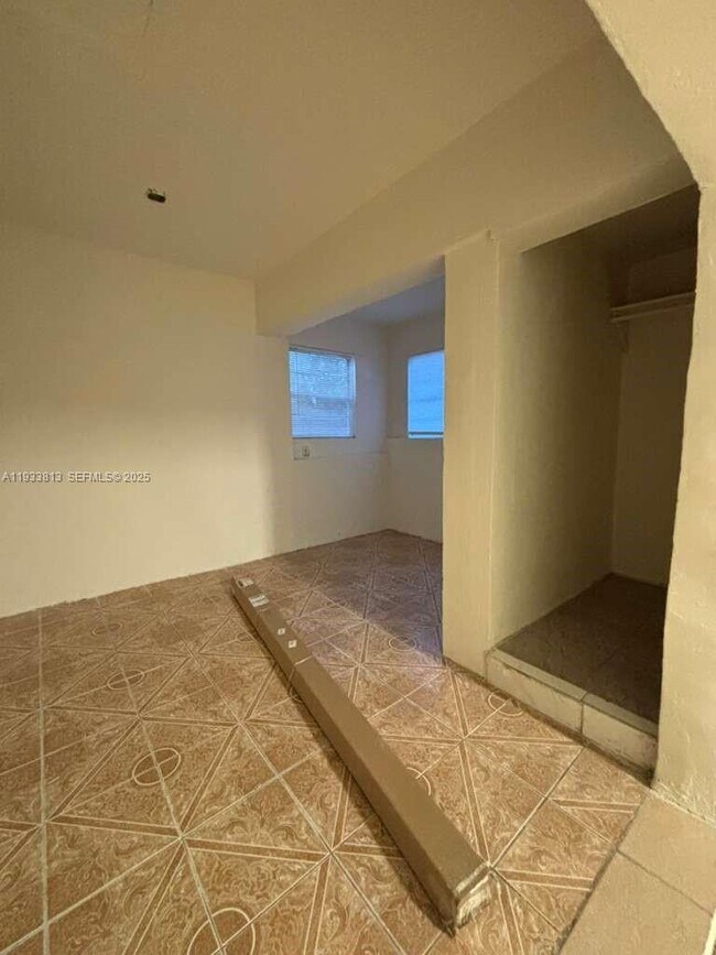 Building Photo - 561 NW 113th St