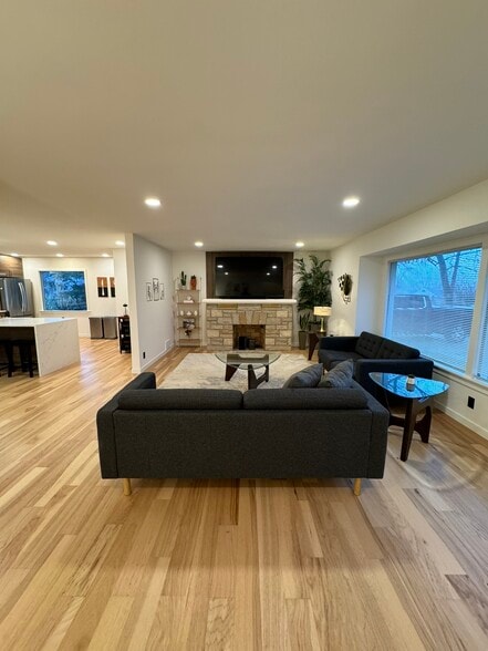 Building Photo - 13814 W Robin Trl