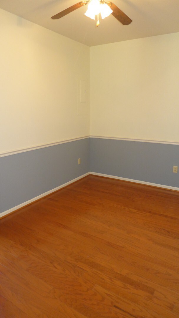 Building Photo - 1426 Nutwood Ct