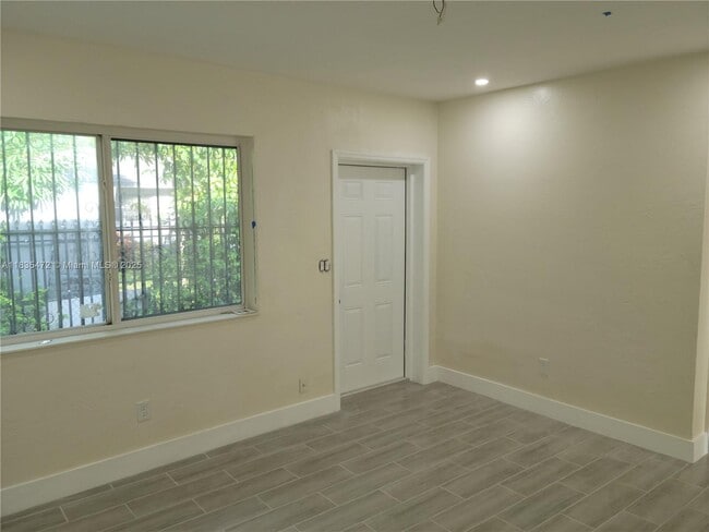 Building Photo - 150 NE 82nd Terrace