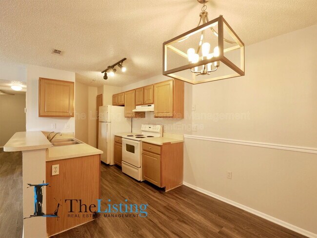 Building Photo - 637 Buoy Ln