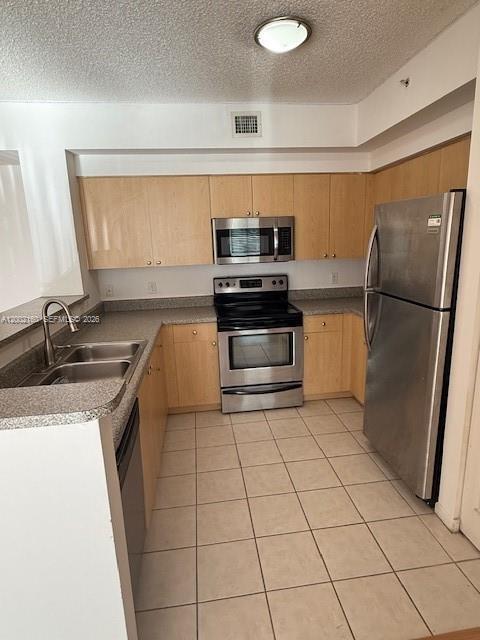 Building Photo - 8070 N Nob Hill Rd