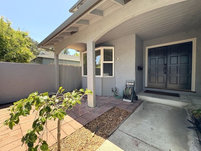 Building Photo - Charming Palo Alto Home with Beautiful Lan...