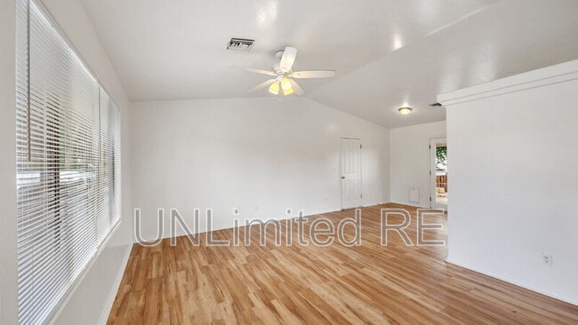 Building Photo - 6145 N Old McDonald Dr