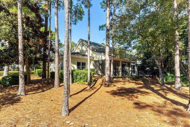 Building Photo - 2928 Pine Valley Dr