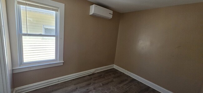 Building Photo - 18 Bullard St