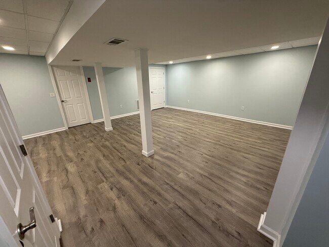 Building Photo - 317 Heather Glen Ln