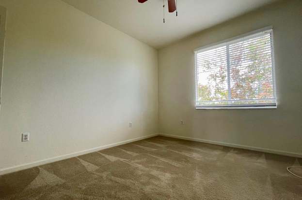 Building Photo - 2563 Stockbridge Square SW