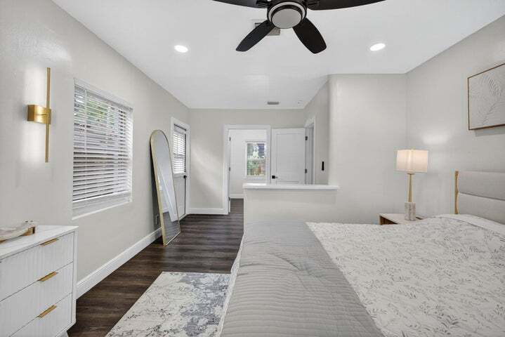 Building Photo - 1317 NE 1st Ave