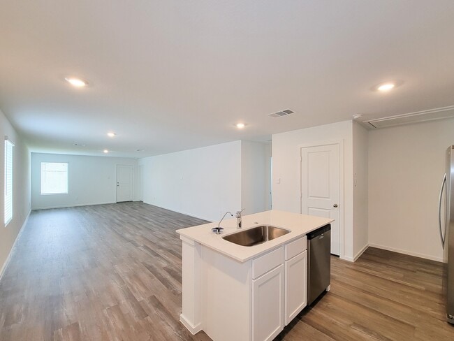 Building Photo - 14316 Leafy Willow Dr