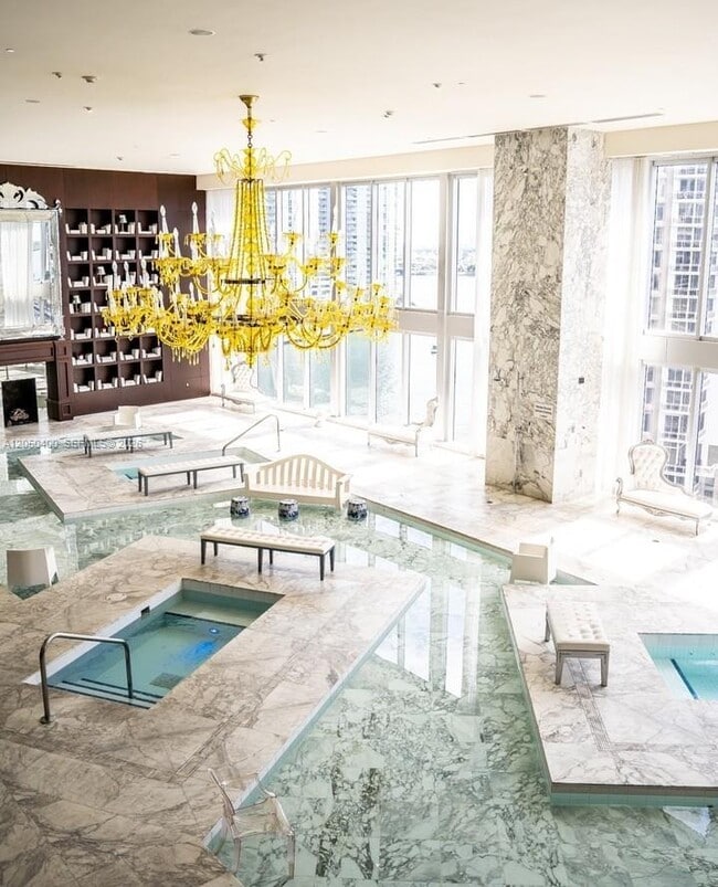 Building Photo - 475 Brickell Ave