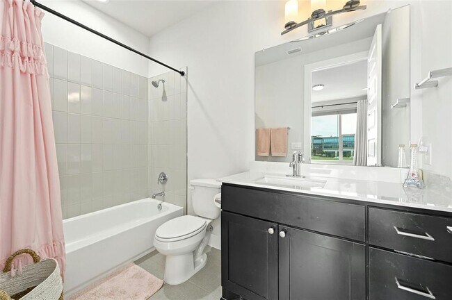Building Photo - 4604 Longevity Dr