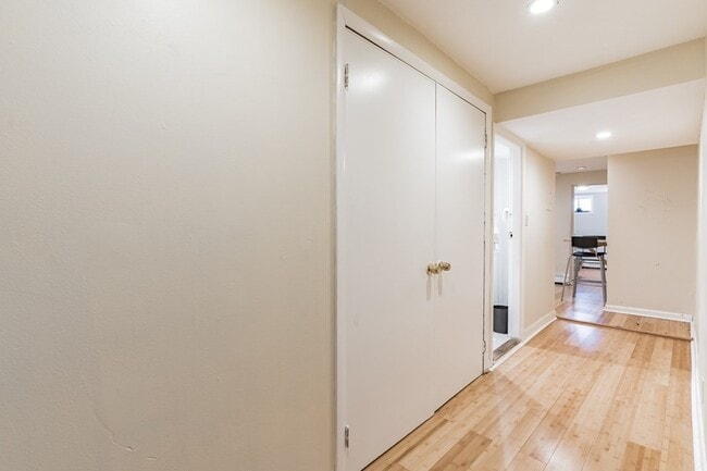 Building Photo - 136 Chiswick Rd