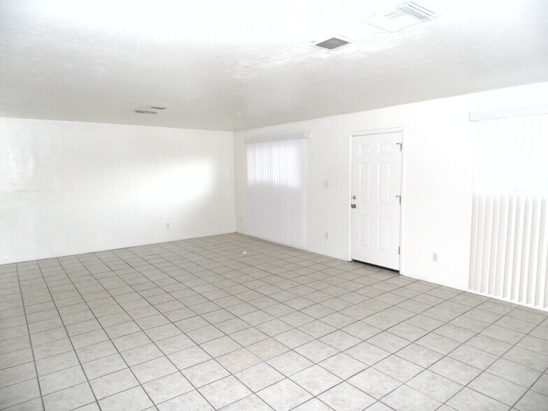 Building Photo - 11792 W Larkspur Rd