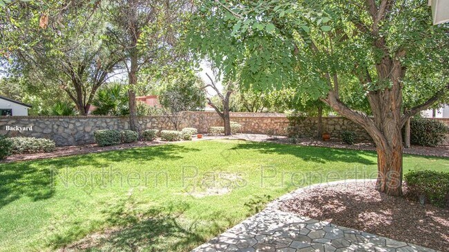 Building Photo - 612 Willow Glen Dr